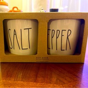 Rae Dunn Salt and Pepper Shakers 🧂